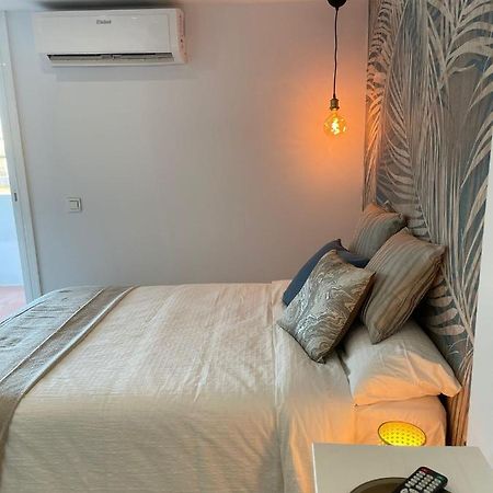 Apartamento Tres Banderas エステポナ エクステリア 写真