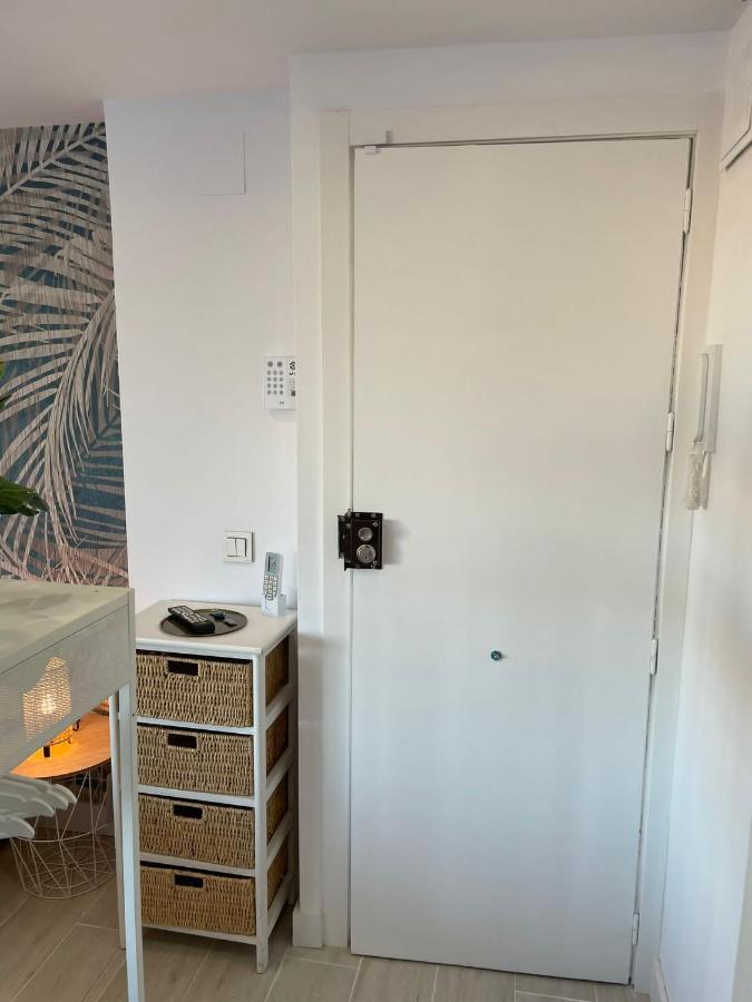 Apartamento Tres Banderas エステポナ エクステリア 写真