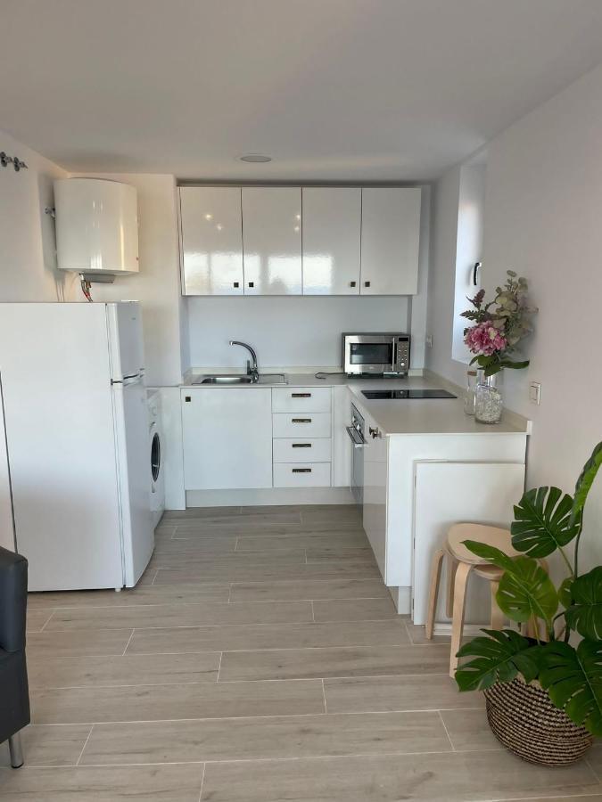 Apartamento Tres Banderas エステポナ エクステリア 写真
