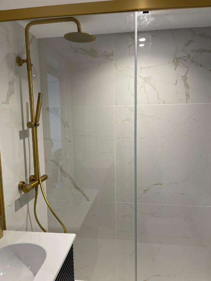 Apartamento Tres Banderas エステポナ エクステリア 写真